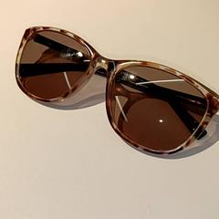 Solbriller Esprit zonnebril, som rapportert av IKEA Groningen ved bruk av iLost