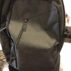 حقائب الظهر والحقائب النهارية، كما تم الإبلاغ عنه بواسطة U-OV Utrecht عبر iLost