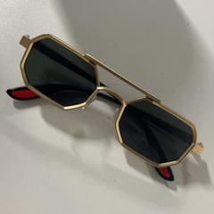 Solglasögon, rapporterat av Silver Sands Beach med iLost