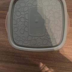 Műanyag konténer, amint azt Van der Valk Hotel Haarlem az iLost segítségével jelentette.