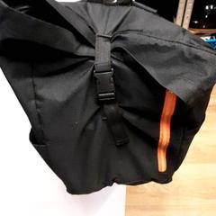 Zaino Zwart, come riportato da Qbuzz ZHN utilizzando iLost