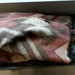 Kleidung - Sjaal, gemeldet von Regio Oost-Vlaanderen über iLost