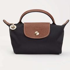 ハンドバッグ blue with brown details がiLostで MEININGER Hotel Munich Olympiapark によって報告されました