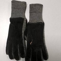 Klær - Handschoenen, som rapportert av Regio Limburg - Leuven ved bruk av iLost