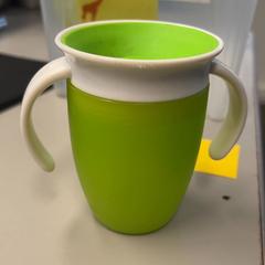 カップ Groen がiLostで Burgers' Zoo によって報告されました