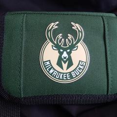 Portemonnee Milwaukee Bucks, amint azt az iLostnak jelentették.