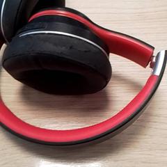 Hörlurar, rapporterat av Qbuzz Fryslân med iLost