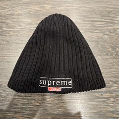 Beanie Zwart Supreme, jak nahlášeno WestCord Hotel Eindhoven pomocí iLost