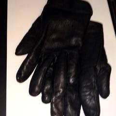 Guanti, come riportato da TivoliVredenburg utilizzando iLost