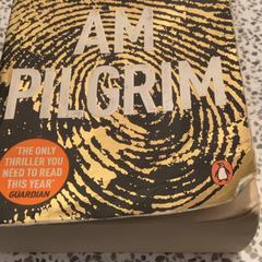 Könyv, amint azt MEININGER Hotel Berlin "Mitte" Humboldthaus az iLost segítségével jelentette.