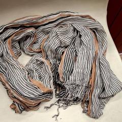 Gargantilla, segundo informou IKEA Caen Fleury-sur-Orne usando iLost