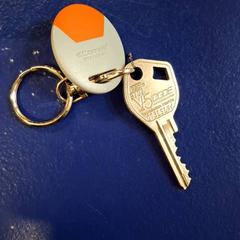 Nyckel Avec badge, rapporterat av IKEA Grenoble med iLost