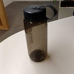 Butelka Plastic, zgłoszono przez Heidelberglaan 7 przy użyciu iLost