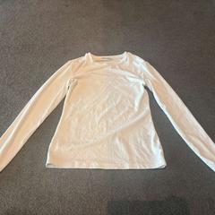Tshirt Long-sleeve H&M dames, a été signalé par Van der Valk Hotel Deventer utilisant iLost