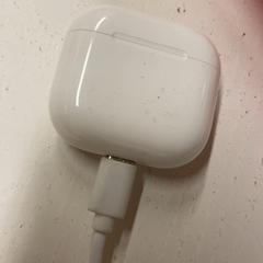 Estojo para auscultadores AirPods, como reportado por HTM utilizando o iLost