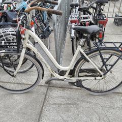 Opoefiets strong wit, gemeldet von Stadswerk072 über iLost