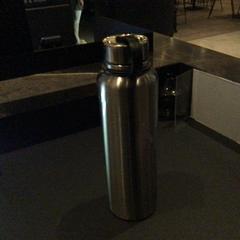 Flaska, rapporterat av Van der Valk Hotel Amsterdam Zuidas med iLost