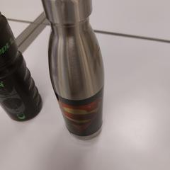 Thermosfles, come riportato da Vrije Universiteit Amsterdam utilizzando iLost