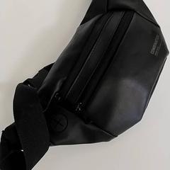 Pouch táska - Dewaay, amint azt Centraal magazijn az iLost segítségével jelentette.