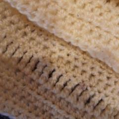 Chal en laine jaune, ha sido reportado por TCL con iLost