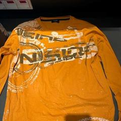 Longsleeve, zgłoszono przez Van der Valk Hotel Breukelen przy użyciu iLost