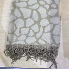 マフラー، كما تم الإبلاغ عنه بواسطة IKEA渋谷 عبر iLost