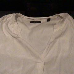 블라우스, iLost를 사용하여 Van der Valk Hotel Amsterdam Zuidas에 보고됨