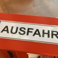 Ausfahrt car sign White. Metal, a été signalé par MEININGER Hotel Heidelberg Hauptbahnhof utilisant iLost