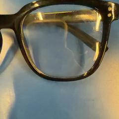 Gafas, ha sido reportado por IKEA福岡新宮 con iLost