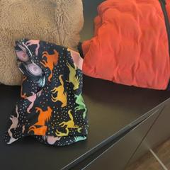 Kabátok Orangen, amint azt MEININGER Hotel Dresden Zentrum az iLost segítségével jelentette.