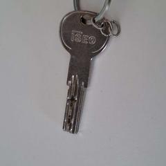 Clave avec porte clef, segundo informou ilévia usando iLost