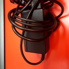 الشاحن، كما تم الإبلاغ عنه بواسطة UvA REC عبر iLost