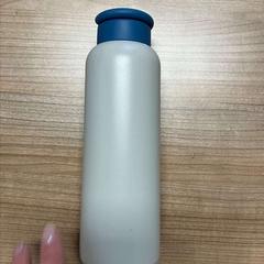 Bidon Beige/ blauwe dop, zgłoszono przez Connexxion Noord Holland Noord Alkmaar przy użyciu iLost