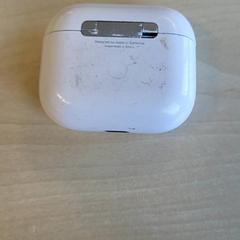 Caixa para airpods, como reportado por Connexxion Haarlem IJmond utilizando o iLost