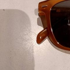 Sunglasses, as reported by De Efteling using iLost