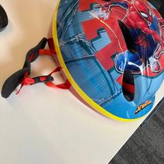 Kask Spider man kinder helm, zgłoszono przez Gemeente Rijswijk przy użyciu iLost
