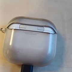 Caixa para airpods, como reportado por Qbuzz GD Groningen Peizerweg utilizando o iLost