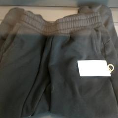 Kleding - Broek, ha sido reportado por Centraal magazijn con iLost
