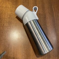 Vattenflaska, rapporterat av Leonardo Hotel Amsterdam Rembrandtpark med iLost