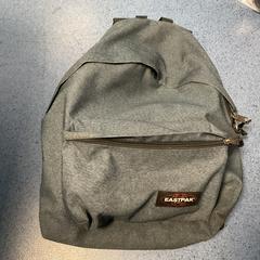 Sac à dos Eastpak, a été signalé par Breng Arnhem utilisant iLost