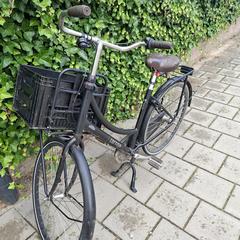 Cortina fiets, segons s'ha informat a iLost
