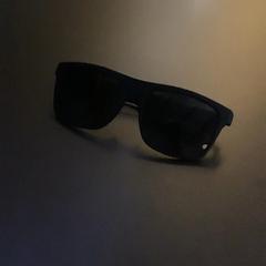 Sunglasses Schwa, como reportado por MEININGER Hotel Dresden Zentrum utilizando o iLost