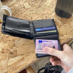 black wallet / zwarte portemonnee, as reported to iLost