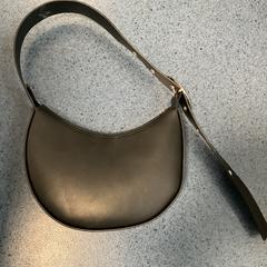 バッグ がiLostで Breng Arnhem によって報告されました