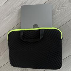 Laptop met beschermhoes., iLost'a bildirildiği gibi