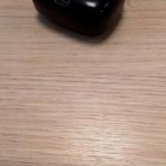 Caixa para auriculares Zwart, como reportado por Qbuzz Fryslân utilizando o iLost