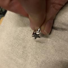 Zilveren ring met ster, som rapportert til iLost