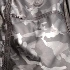 Rugtas Grijs/zwart، كما تم الإبلاغ عنه بواسطة Arriva Friesland / Groningen عبر iLost