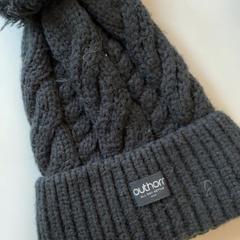 Casquette schwarz, a été signalé par Schönbrunn "Group Center" utilisant iLost