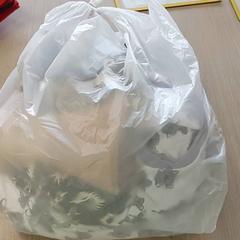 Táska - Plastiek zak, amint azt Regio Limburg - Leuven az iLost segítségével jelentette.